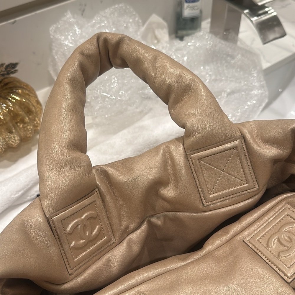 AUTHENTIC Chanel Cacoon, Gold and cabernet, reversible - Picture 14 of 14